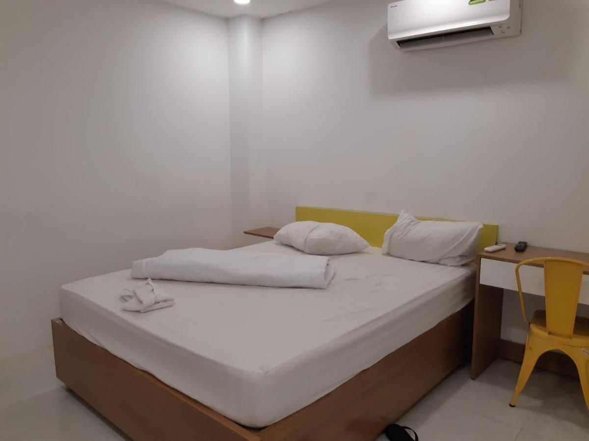 Yelo Hostel & Cafe 胡志明市 外观 照片