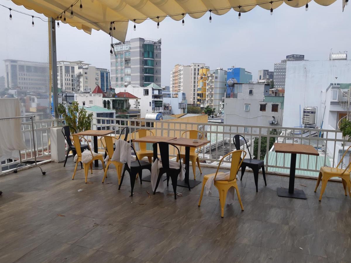 Yelo Hostel & Cafe 胡志明市 外观 照片