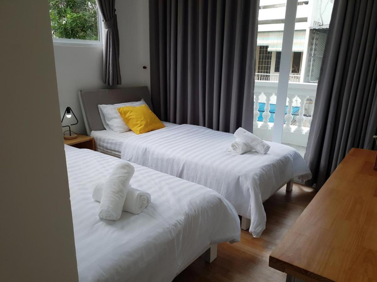 Yelo Hostel & Cafe 胡志明市 外观 照片